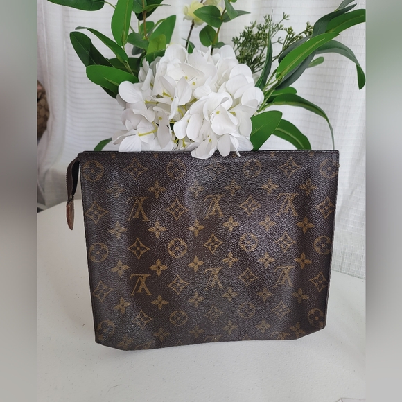 Louis Vuitton Handbags - Louis Vuitton Monogram Large Pouch